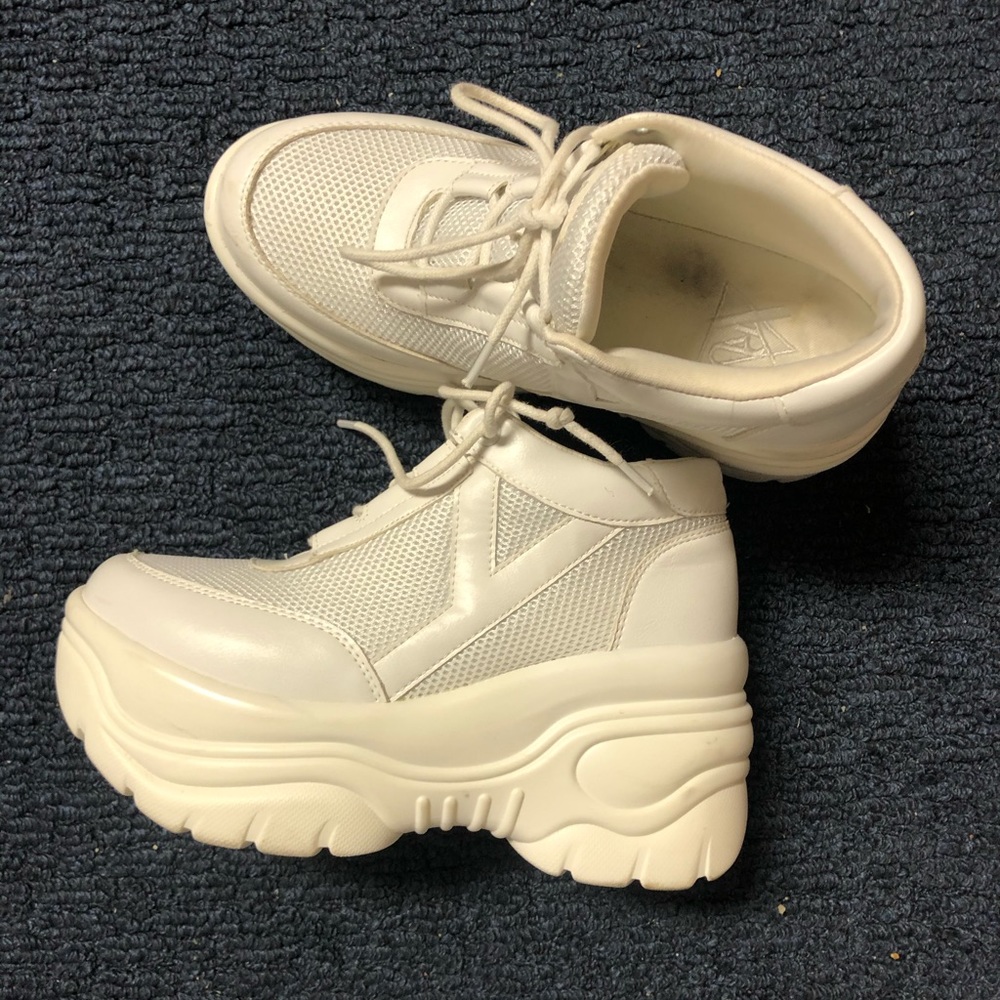 YRU White Platforms sneakers